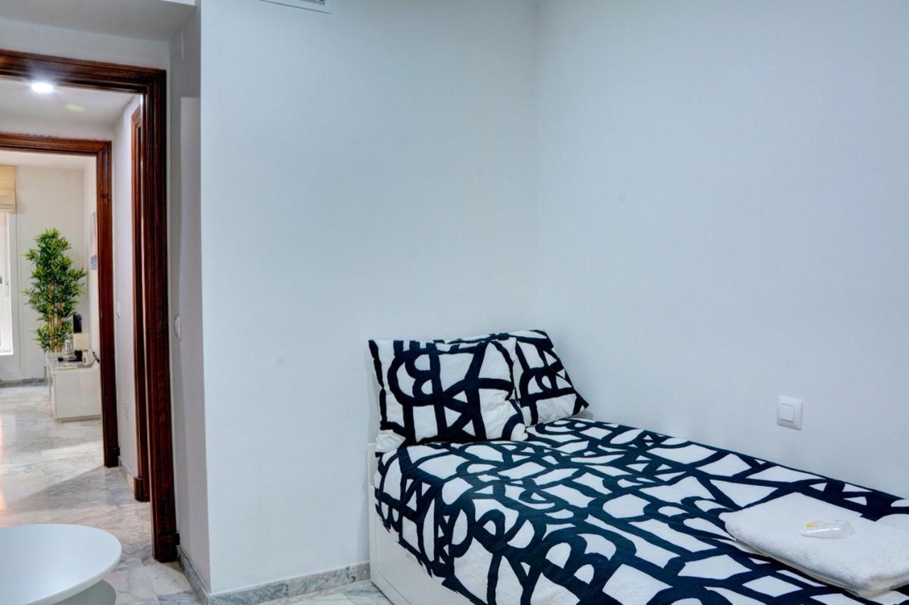 Residencial Torres Apartment เซบีญา ภายนอก รูปภาพ
